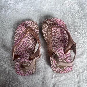 Havaianas Kids size 7c Leopard Print Flip Flops